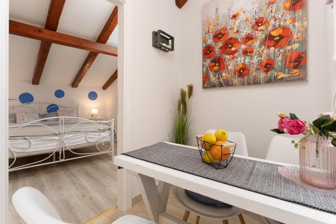 Relax In 2 Bedroom App In Old Town W/Ac And Wifi Rovinj Eksteriør bilde