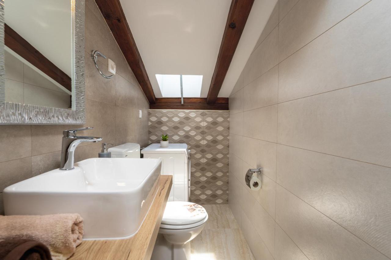 Relax In 2 Bedroom App In Old Town W/Ac And Wifi Rovinj Eksteriør bilde